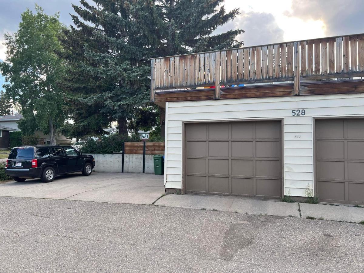 Cozy Basement Suite-溫馨小屋 Designated Parking Calgary Luaran gambar
