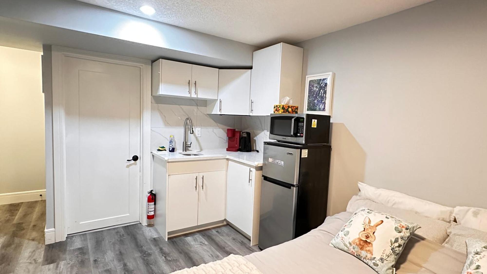 Cozy Basement Suite-溫馨小屋 Designated Parking Calgary Luaran gambar